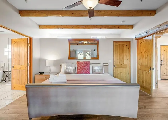 Private Hot Tub -3 Bedroom House - Breakfast Included Holiday home Sedona